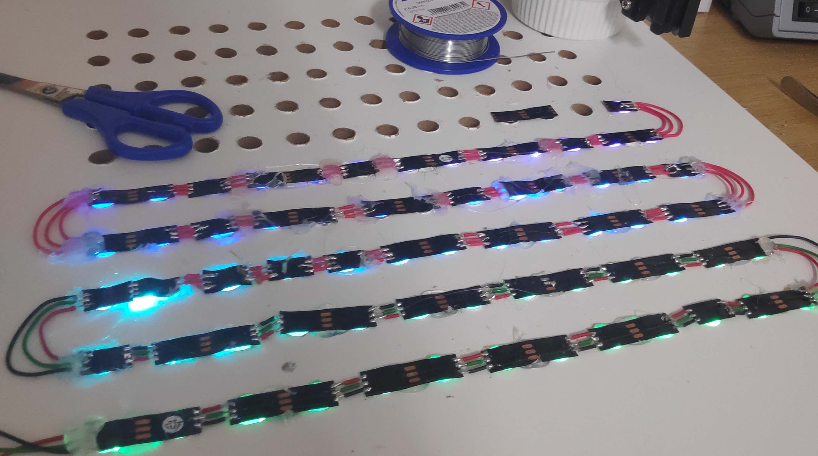 Brendesia e ores me drita LED